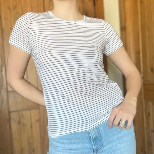 Club Monaco Elevated Basic Neutral Striped Stretch Knot T-Shirt Small