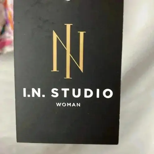 NWT I. N. WO SIZE 3X FLORAL BLOUSE WITH TASSEL TIES FAUX BUTTONS FLOWY Pink