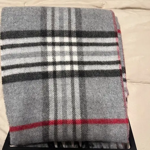 V. Fraas  BNWT scarf