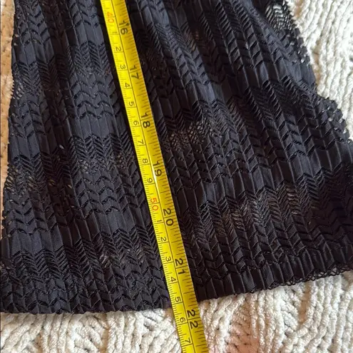 Jordan Taylor V-Neck Placket Bell Sleeve Tunic - Arrow Chevron