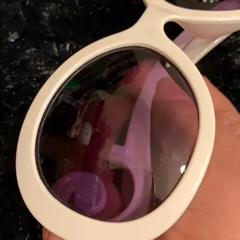 White round fashion sunglasses elegant NWOT