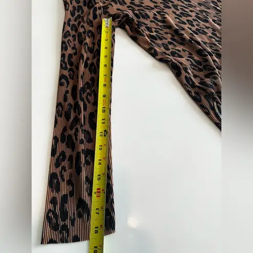 Cyrus New  Sz M Ribbed Long Sleeve Leopard Print Stretch Top