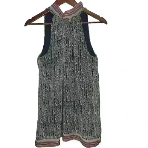 Jonathan Martin  Sleeveless top with Tie‎ neck Sz M