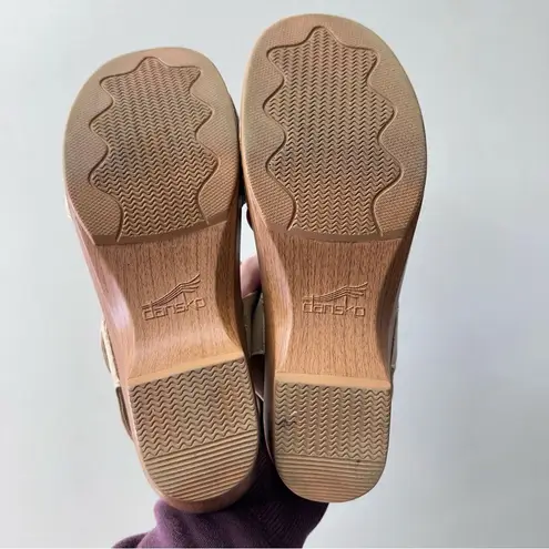 Dansko Sonnet tan leather sandals women's 40 which is similar to a 9.5