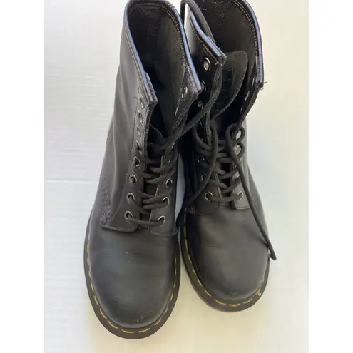 Dr. Martens  Black Smooth Leather 1460 Lace Up Womens Size 8 39 Ankle Boots 11821