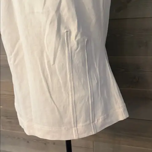 Nic+Zoe cream sleeveless pleated top