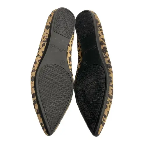 Seven7  animal print pointed toe women’s knit flats SZ 9