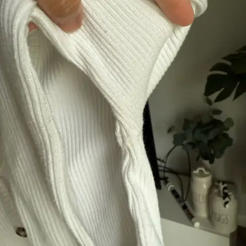 Live in the Moment Long Sleeve Crop Top