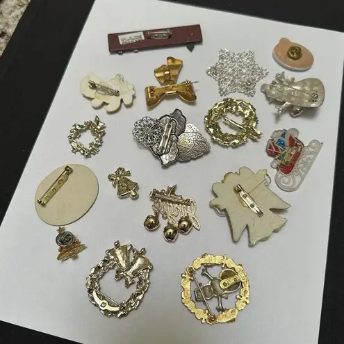 Christmas Holiday Brooch Pins Lot Of 17 For Crafts Projects Or Repair