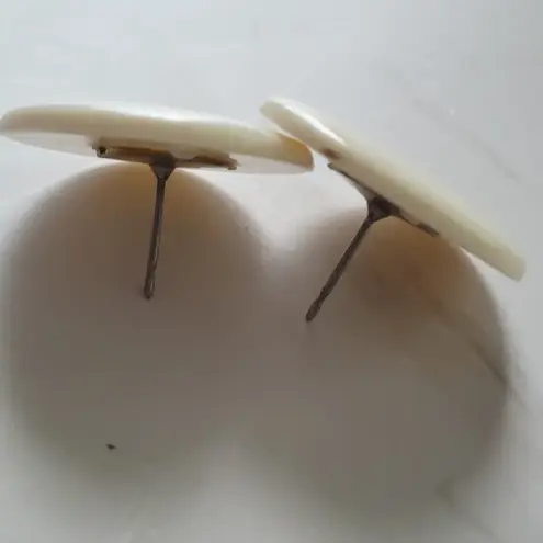 Vintage 80s Retro Cream White Circle Pierced Costume Statement Earrings