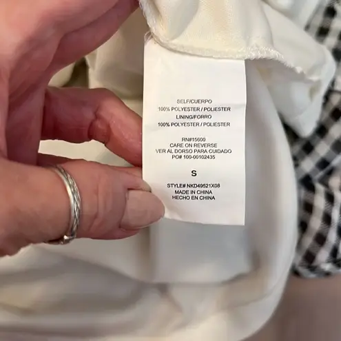 Rewind szS blk&wht checked w/flowers LSācold shoulder open back lined miniādress