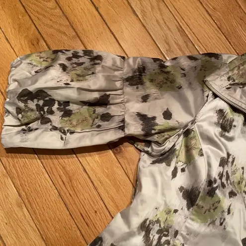 Tribal patterned puff sleeve zip up trench size S