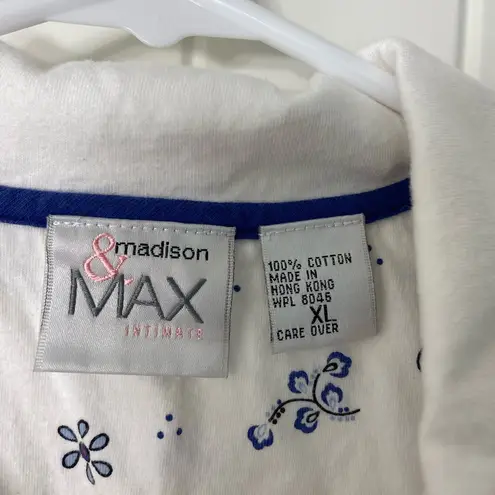 EUC Vintage Madison & Max women’s white paisley floral collared intimates top XL