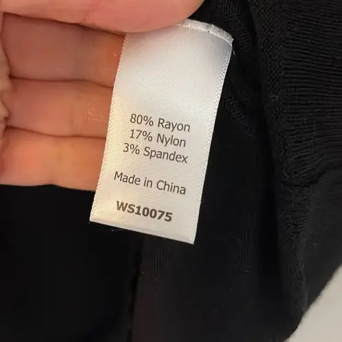 Magnolia Grace Women’s Sweater. Size Small.Black Black