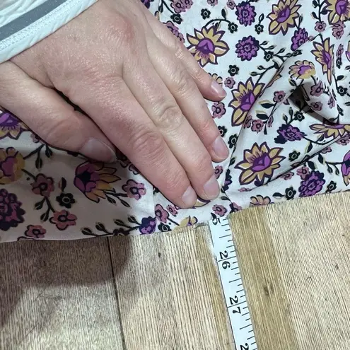 Carolina belle Women's Ribbed Cuffs Ruffled Neckline With Rear Keyhole Back Size