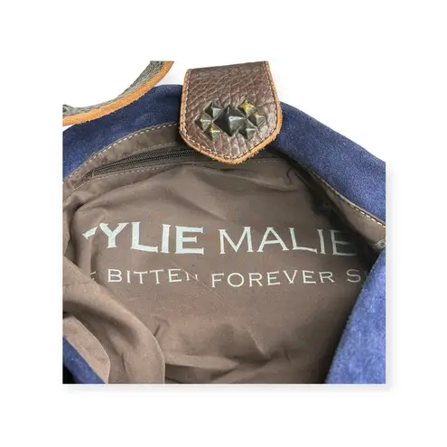 Limited Edition: Tylie ᪣ Y2K Utility Suede Hobo Bag ᪣
Pyramid Stud Strap ᪣ Blue