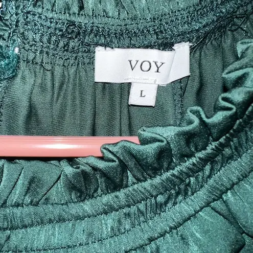 VOY Women’s Size Large Emerald Green Satin Blouse – Ruffle Neck Short Sleeve Top