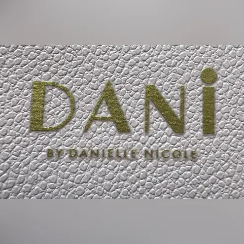 Danielle Nicole DANI by | ladies Disney, Minnie Mouse crossbody handbag.