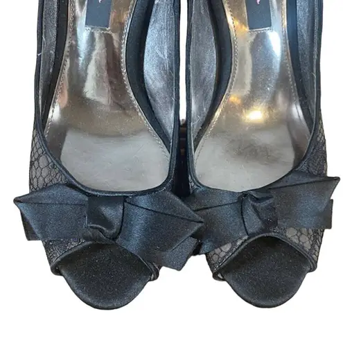 Nina NY Black Lace Bow Front Detail Formal Peep Toe Heels Women SZ 8
