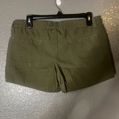 Zoey Beth Women’s Medium Olive Green Cargo Utility Shorts – Size M (W16 L11.5) Tan