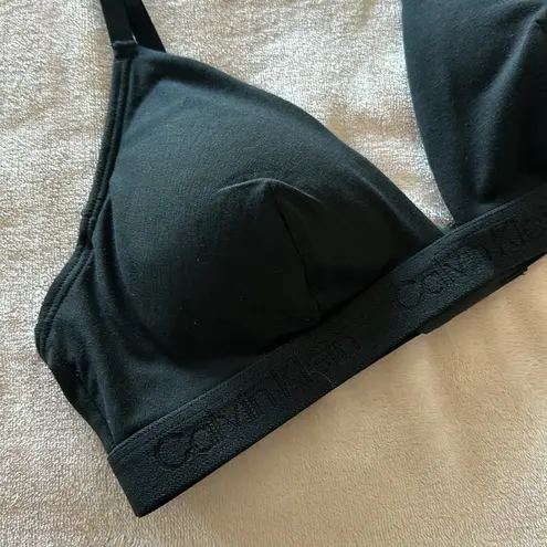 Calvin Klein Jeans Calvin Klein Women's Black Lightly Lined Triangle Bralette / Size M