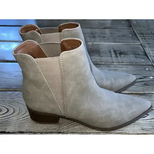 Indigo rd. Women's Yelena Ankle Bootie Size 8 Light Natural Taupe Beige Pull On