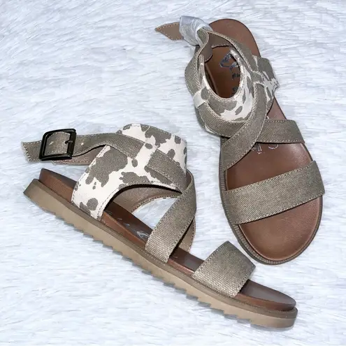Very G Jayla Tan Cow Print Sandals 6.5 NWOT