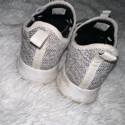 Adidas  8.5 Women’s Gray Athletic Running Workout Sneakers