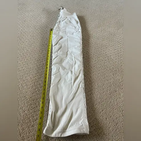 Lululemon  Studio II Pant Liner in Polar Cream Size 4 Bin 247