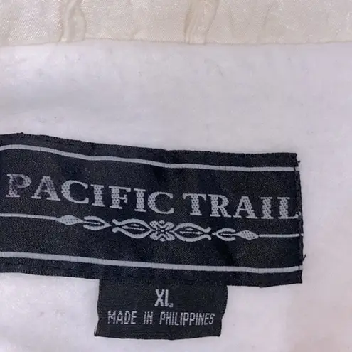 Pacific trail  white jacket size XLarge