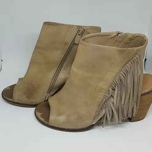 Very Volatile  Poca Fringe City Bootie Los Angeles Tan Tassel Heels (9) - Image 5