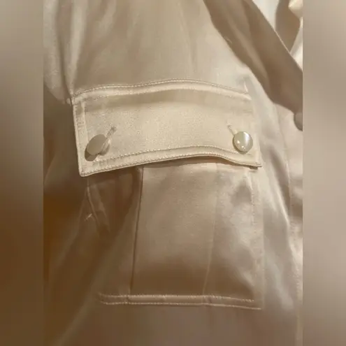 No Tag Cream Satin Silk Collard Button Down Front Pockets Pearl Buttons.