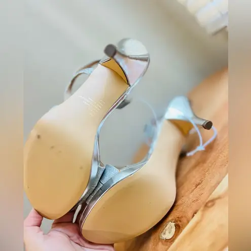 I. Miller  women’s shoes silver size 6 NEW