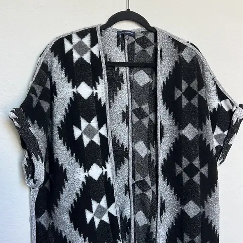 American Eagle  Aztec Black & Grey Geometric Print Poncho