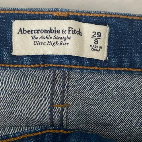 Abercrombie & Fitch Ultra High Rise Ankle Straight Jean. Size 8.