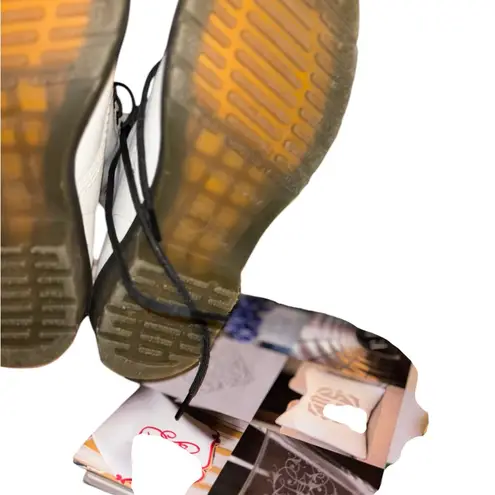 Dr. Martens  11821 White 8 Eye Combat Boots Womens size 7