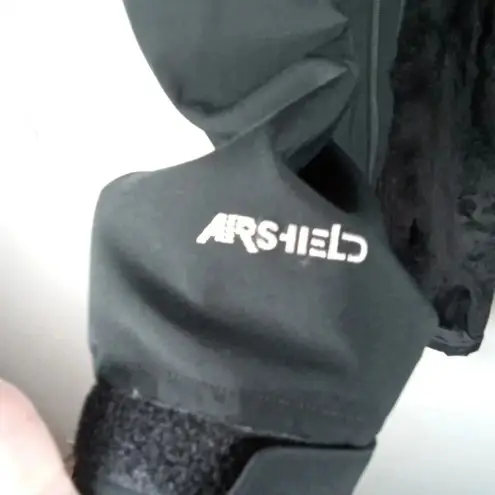 Mountain Hardwear Mountain Hard wear airshield women's fur lined size large women