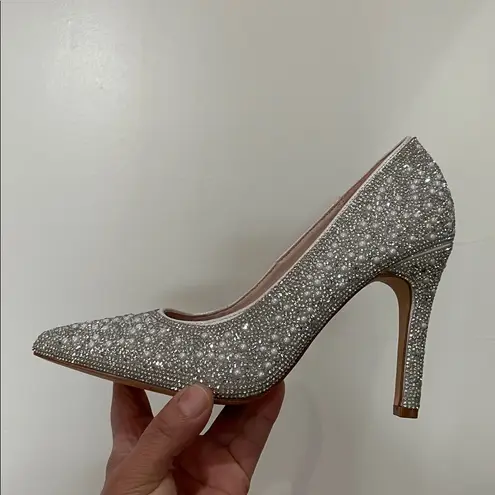 Galina Signature Niomi Pearl And Crystal Pointed