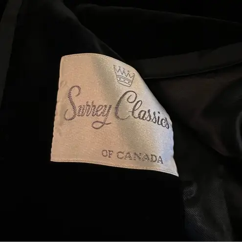 Vintage 1970’s velvet, plush, long, goth style coat Size L