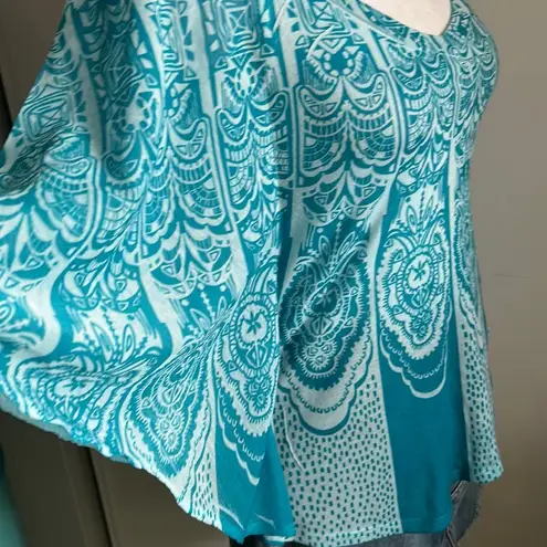 FANG Women’s Bohemian Burnout Print Fitted V