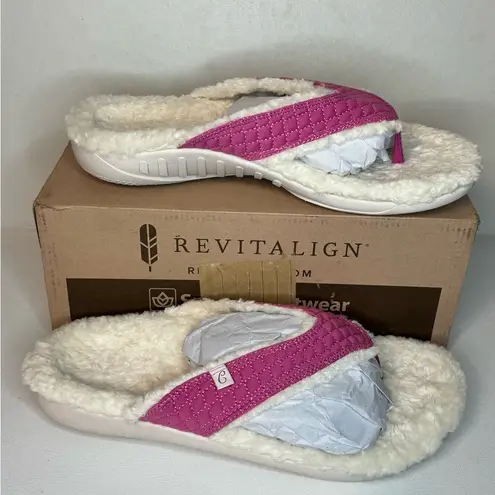 The Comfy Spenco Footwear Yumi Coco Slipper fuschia outdoor casual classic cozy