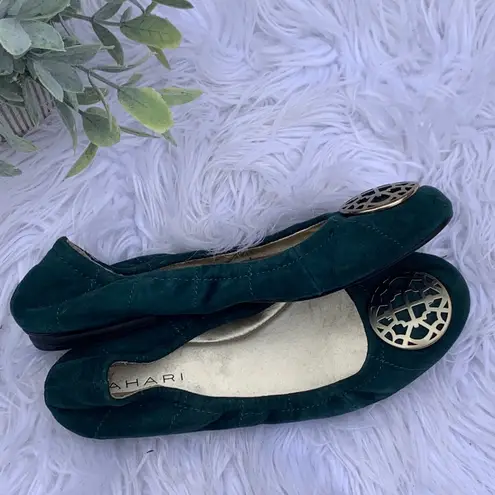 Tahari  Flats