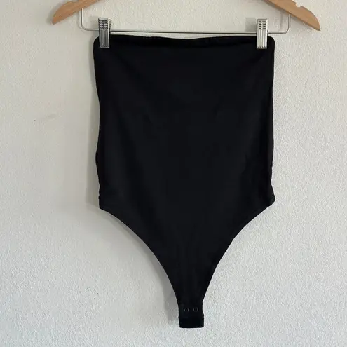 SKIMS Smooth Layers Strapless Bodysuit in Obsidian, Size Medium