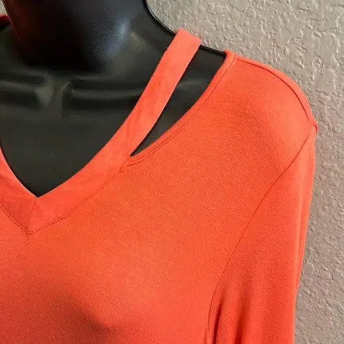 Premise #329 , cut out neck, knit high low top size medium