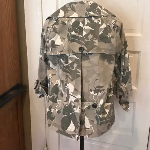 BCBG MAXAZRIA SHORT CAMO TRENCH