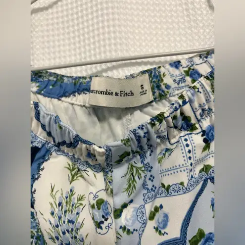 Abercrombie & Fitch  Floral Patchwork Button-up shirt and shorts set - Image 12