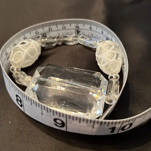 NWTâAngelas Designs set of 3 stretchy bracelets w/clear white silverâtanâbeads