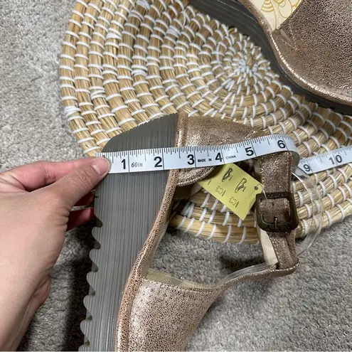 Fly London Women’s Yall T-strap Metallic Beige Leather Wedge Sandals 41/US 10.5