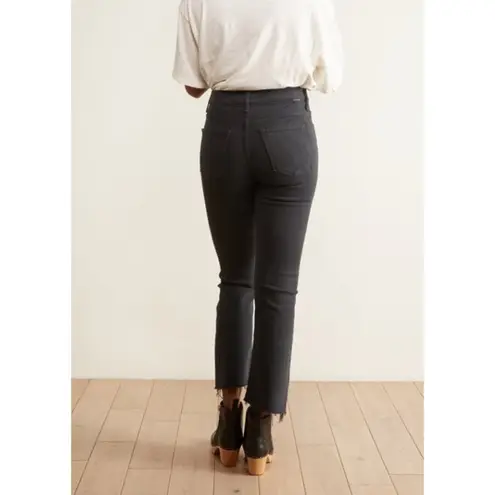 MOTHER Denim MOTHER Insider Crop Step Fray in Washed Black size 25