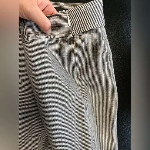 St. John Emma Black White Pinstripe Ankle Pants Sz 10